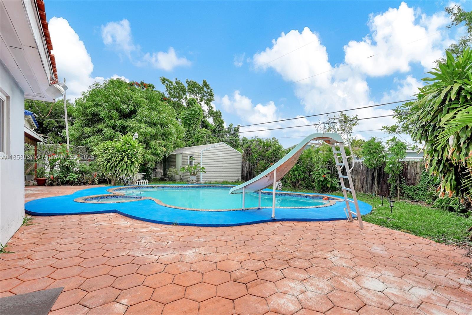 TROPICAL HIGHLANDS 3RD AD - Residential