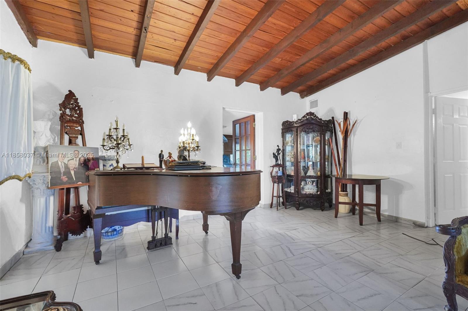 TROPICAL HIGHLANDS 3RD AD - Residential