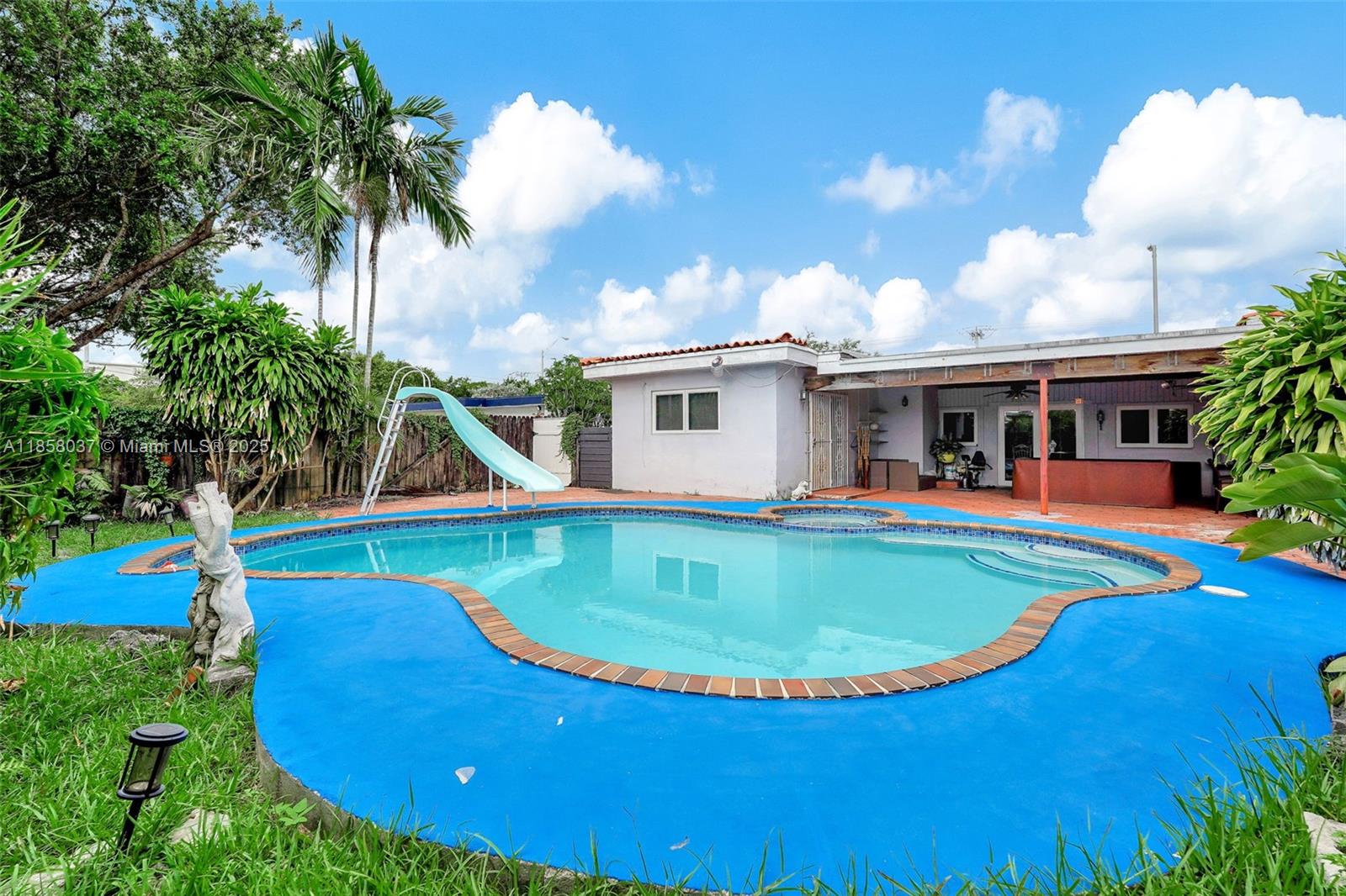 TROPICAL HIGHLANDS 3RD AD - Residential