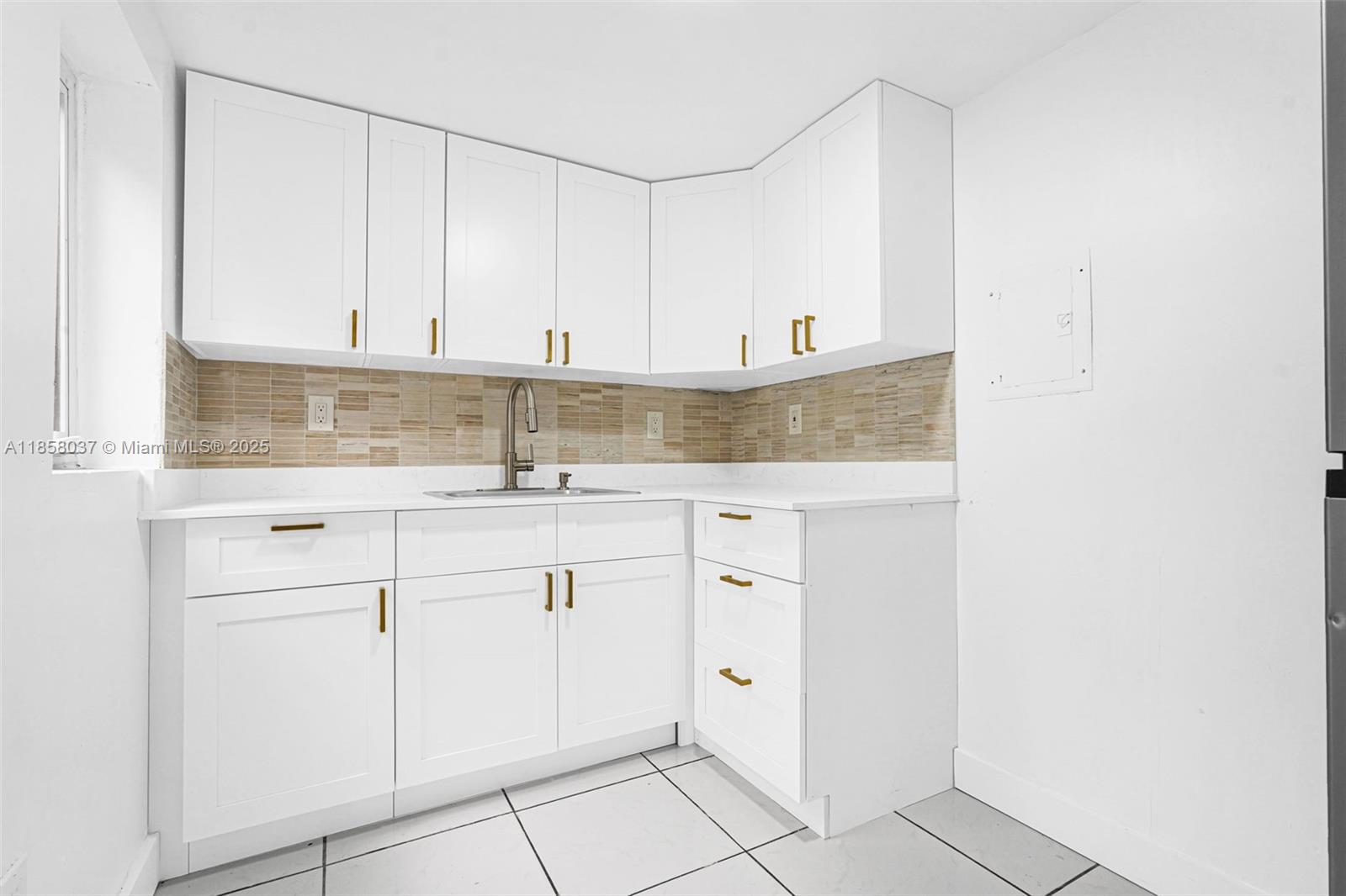 TROPICAL HIGHLANDS 3RD AD - Residential