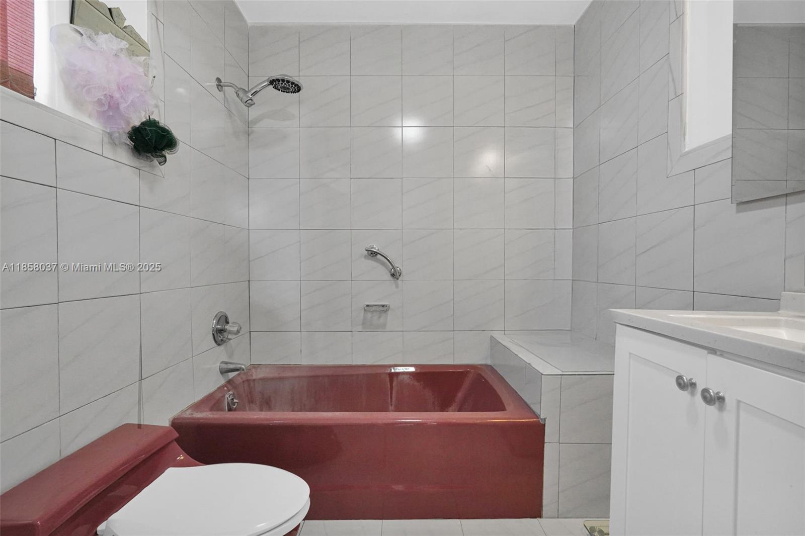 TROPICAL HIGHLANDS 3RD AD - Residential