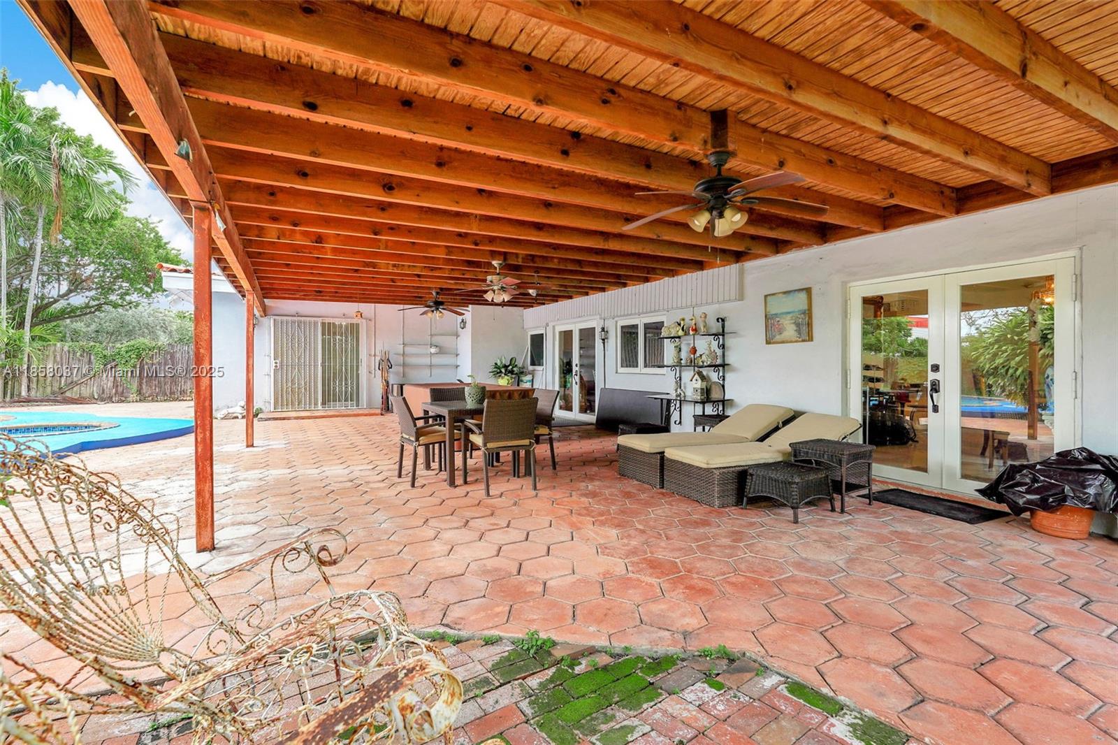 TROPICAL HIGHLANDS 3RD AD - Residential