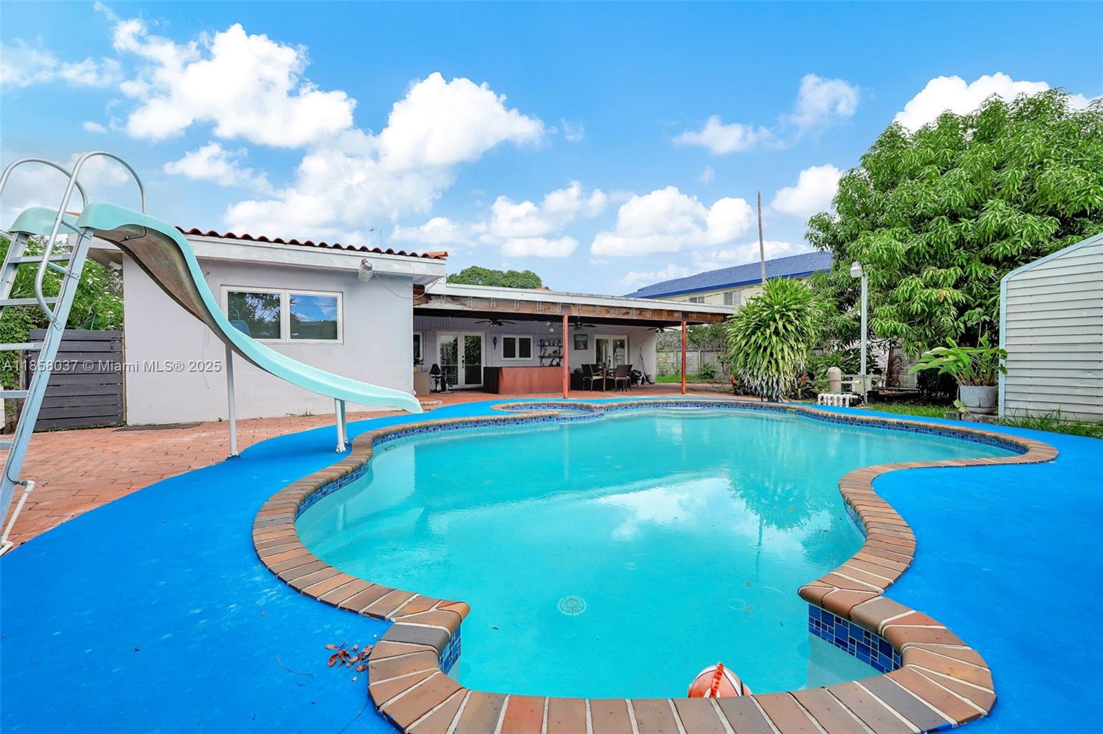 TROPICAL HIGHLANDS 3RD AD - Residential