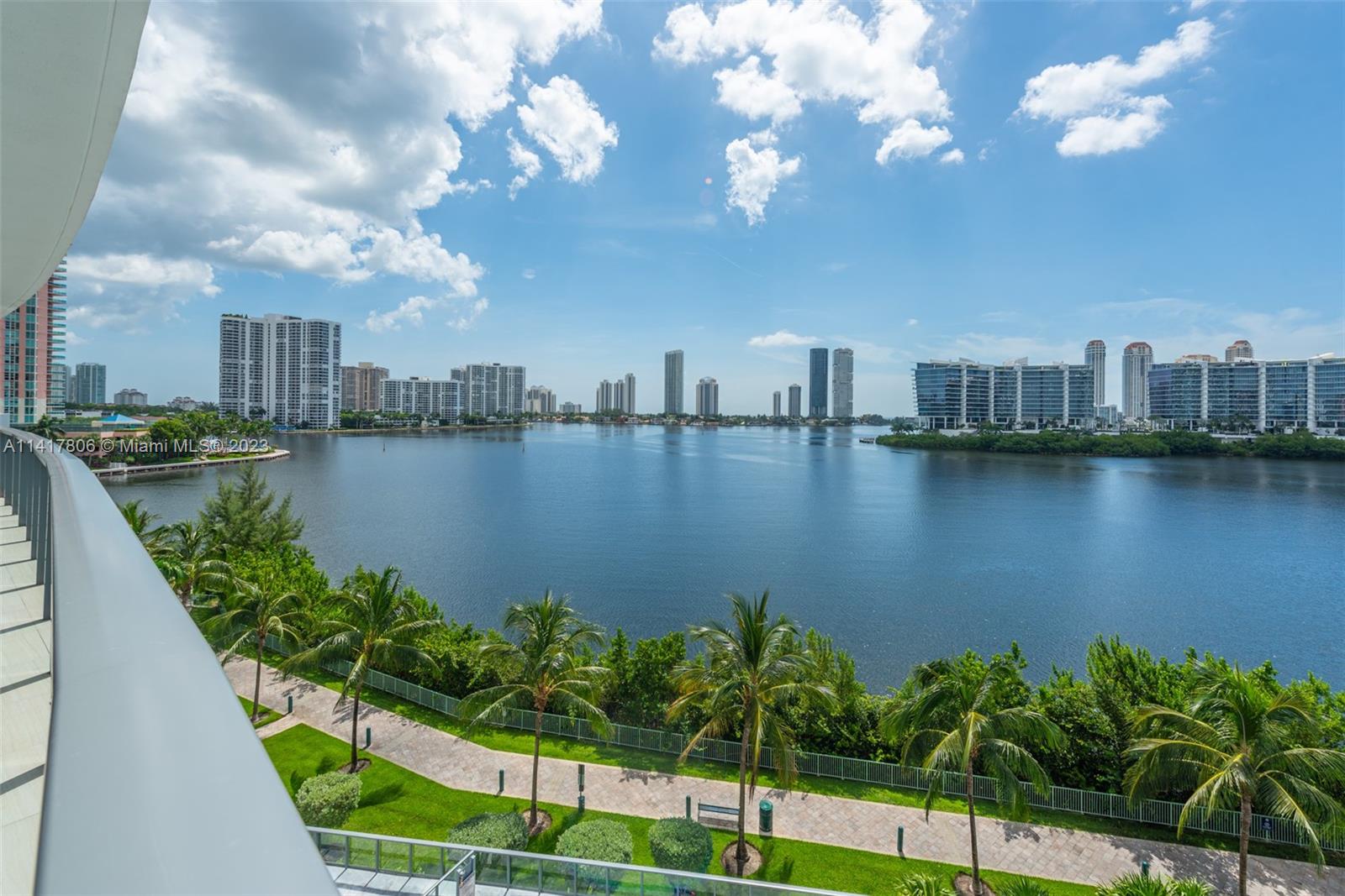 ECHO CONDO - Residential