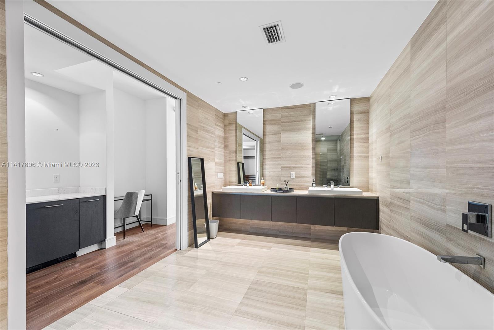 ECHO CONDO - Residential