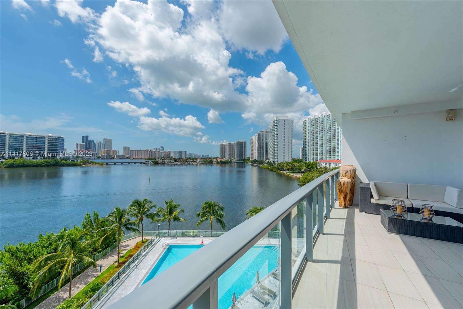 ECHO CONDO - Residential