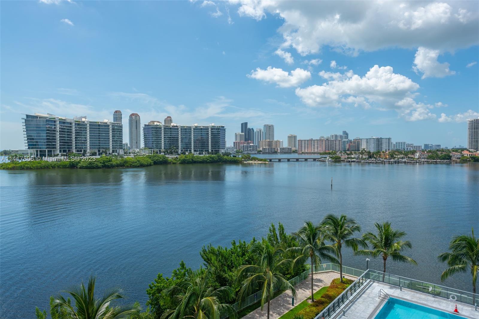 ECHO CONDO - Residential