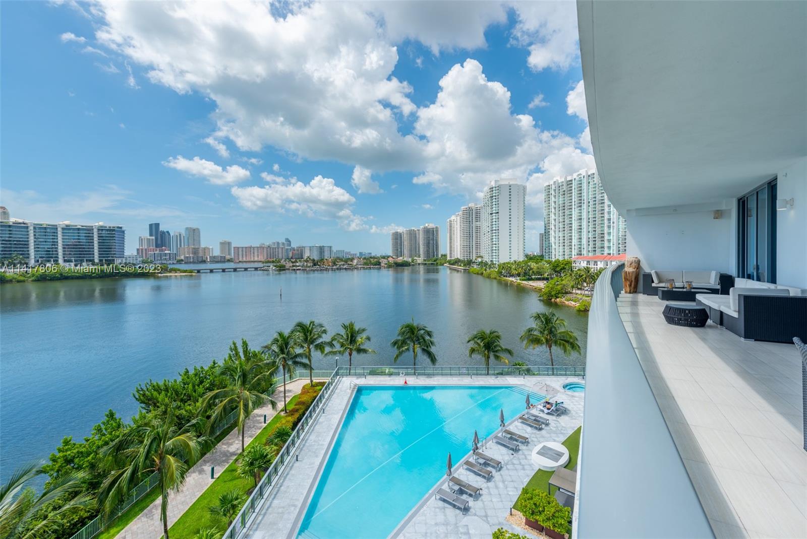 ECHO CONDO - Residential