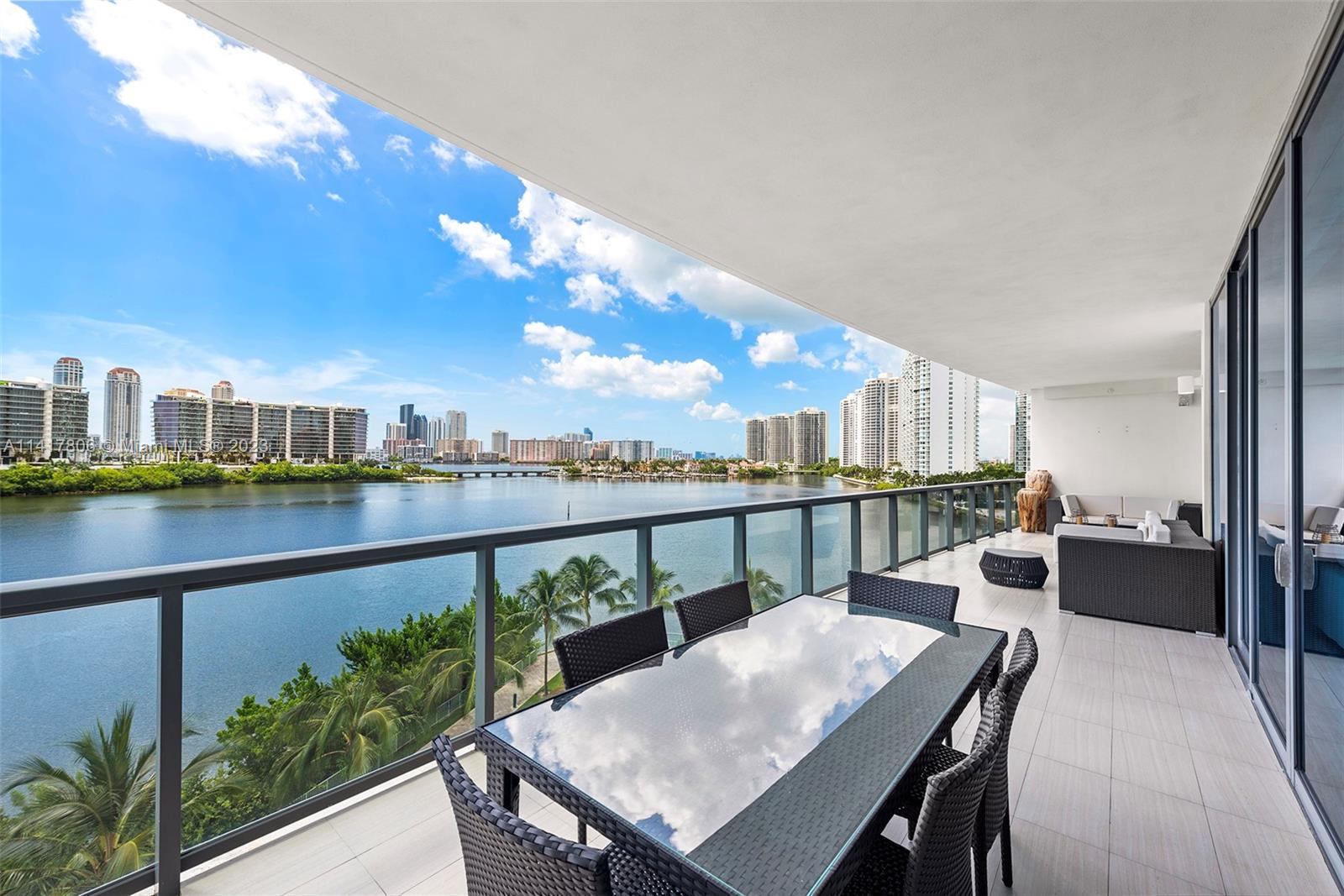 ECHO CONDO - Residential