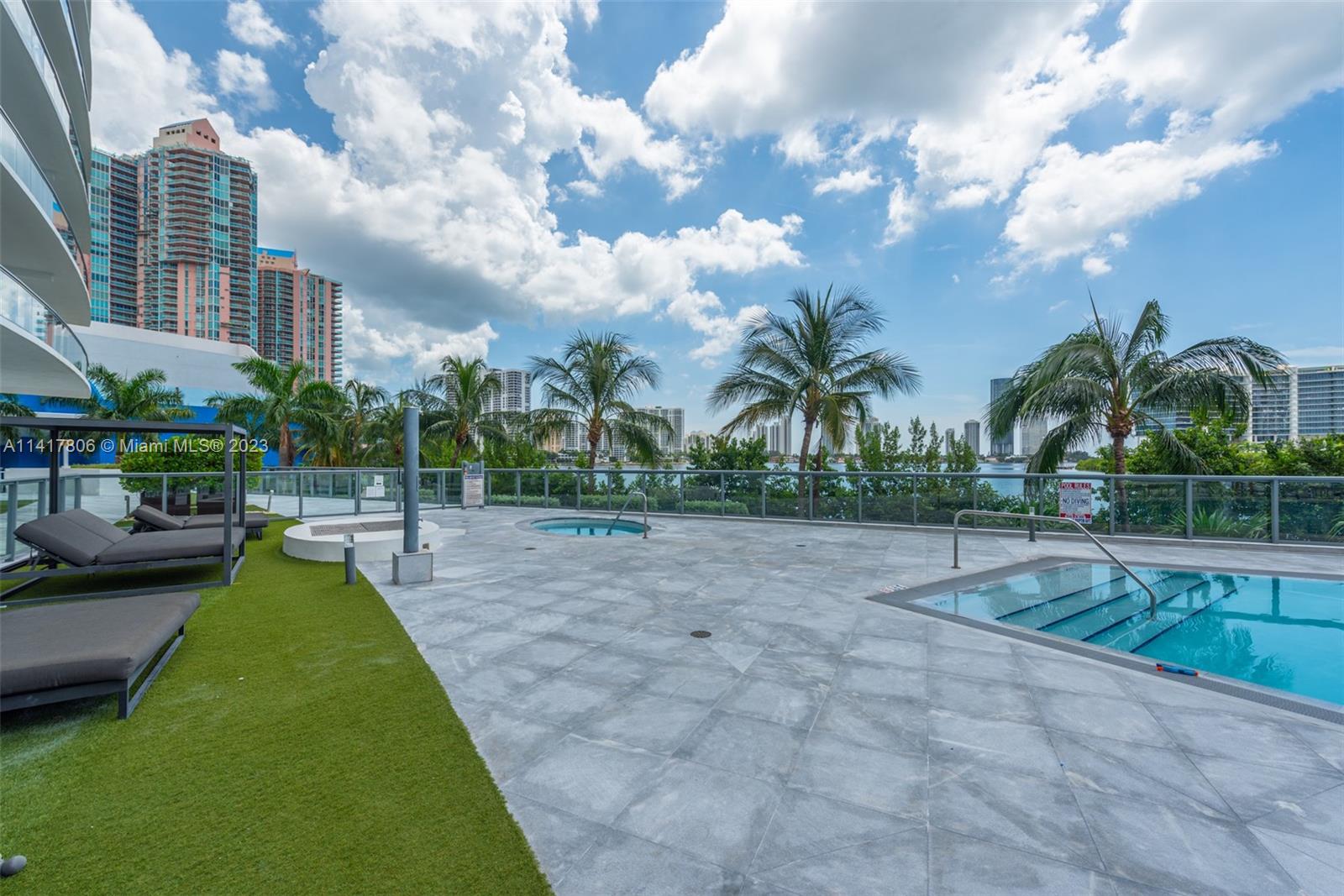 ECHO CONDO - Residential