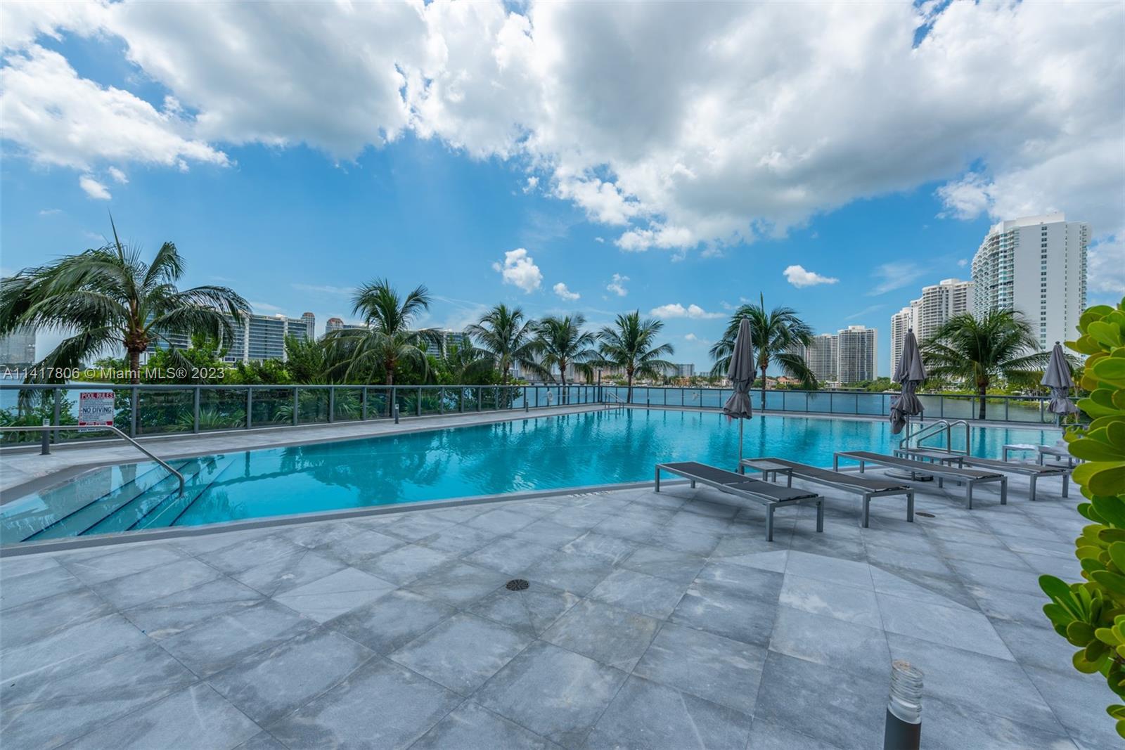 ECHO CONDO - Residential