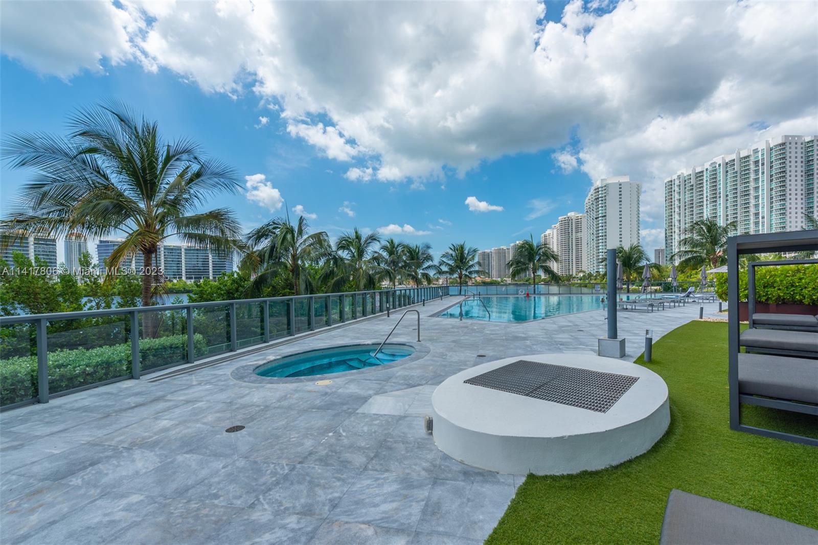 ECHO CONDO - Residential