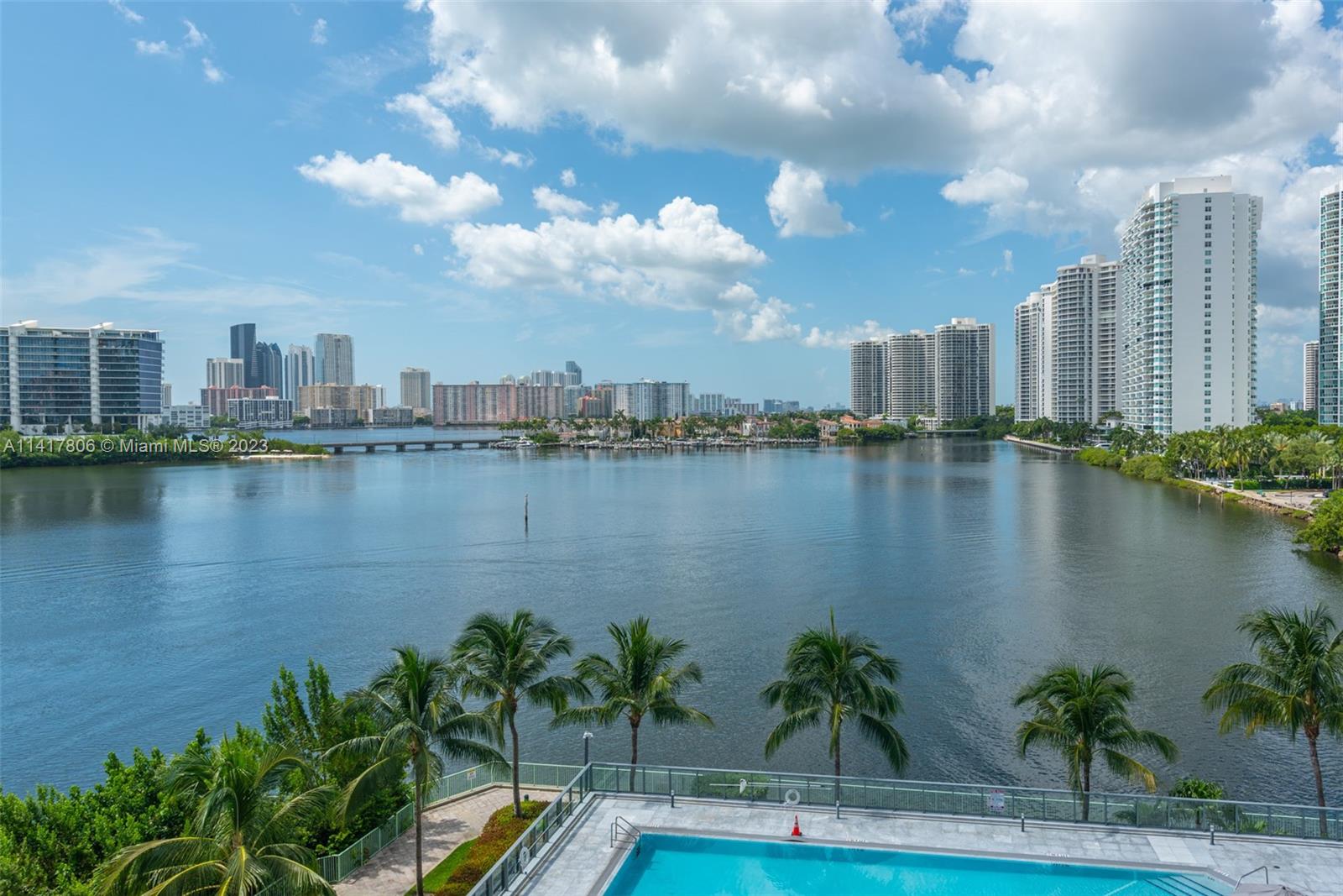 ECHO CONDO - Residential