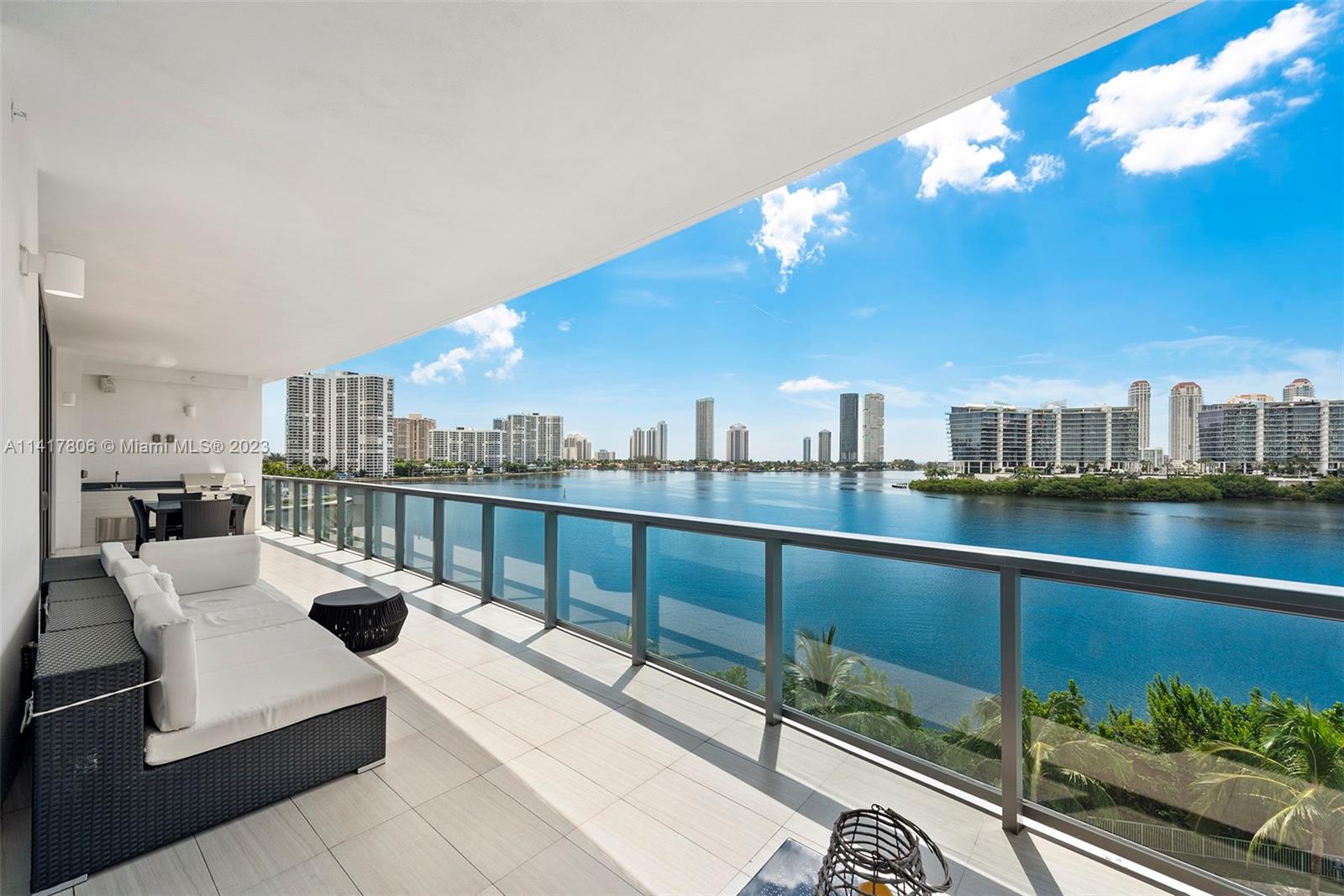 ECHO CONDO - Residential