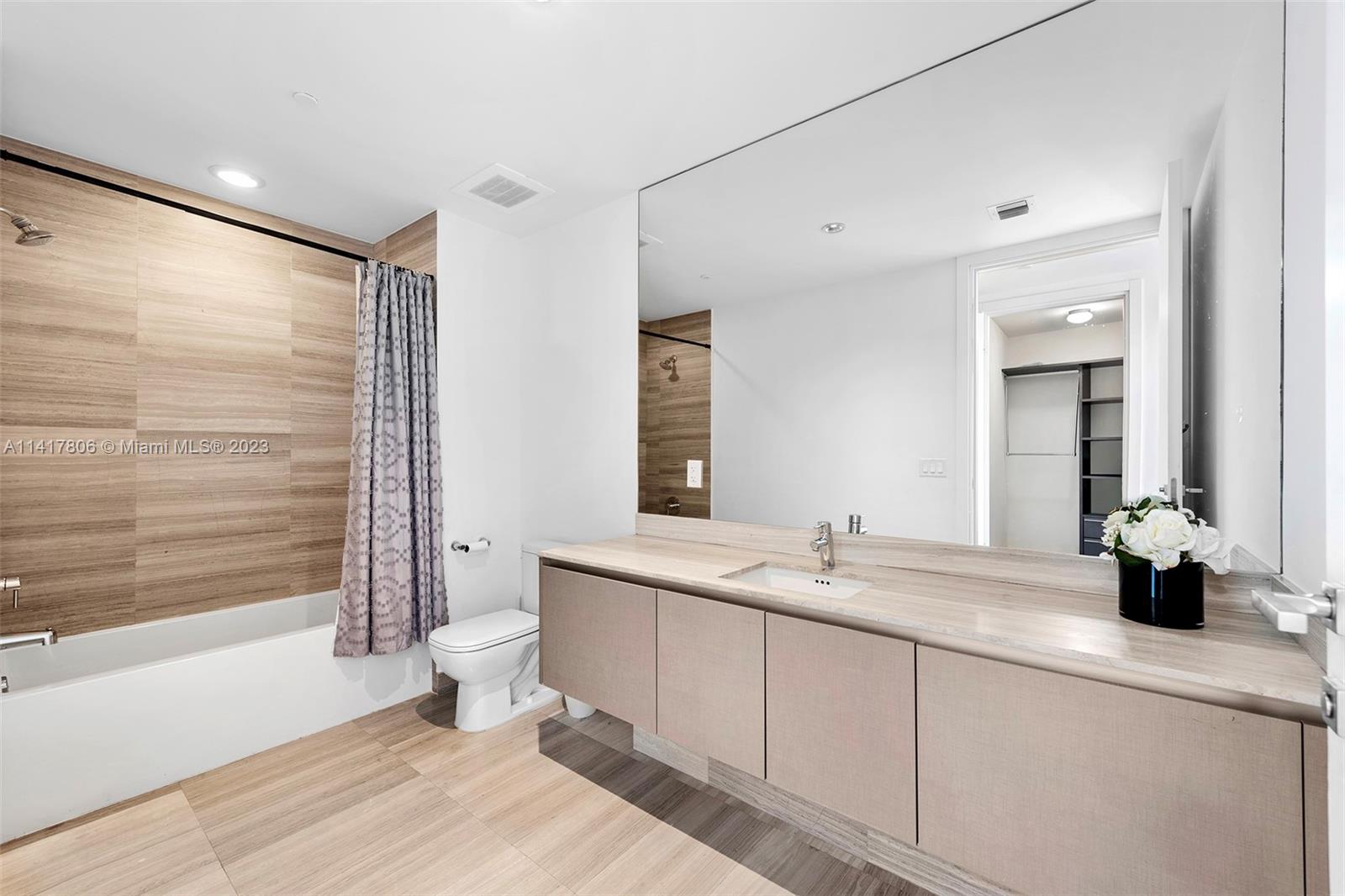 ECHO CONDO - Residential