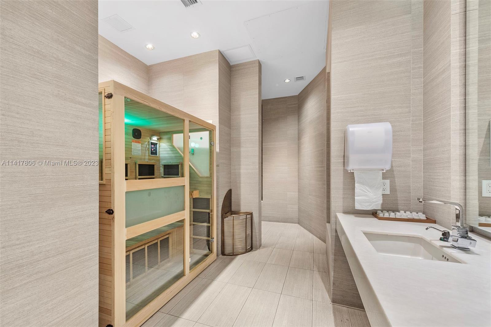 ECHO CONDO - Residential