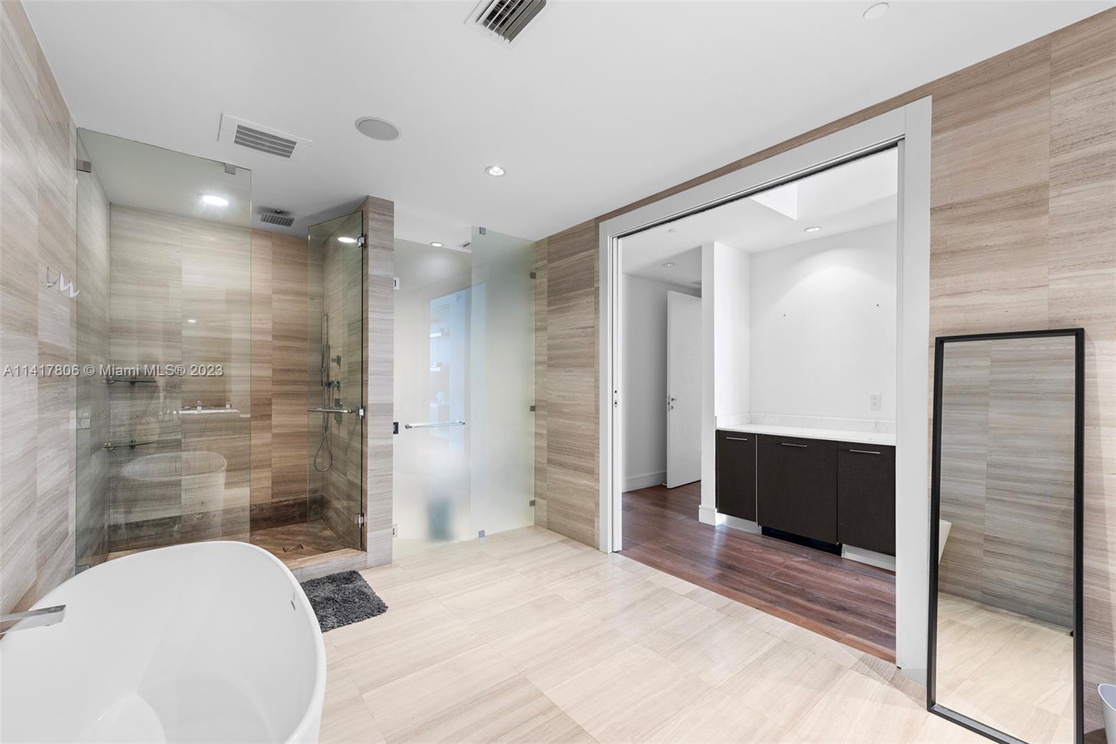 ECHO CONDO - Residential