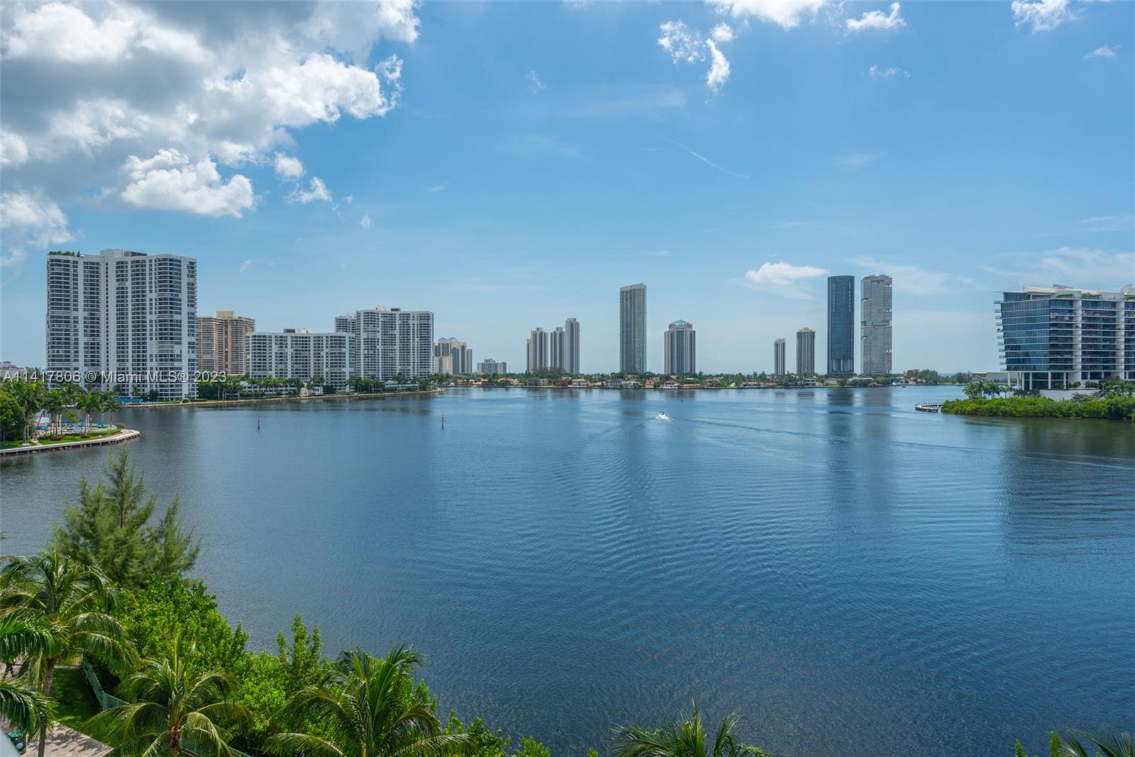 ECHO CONDO - Residential