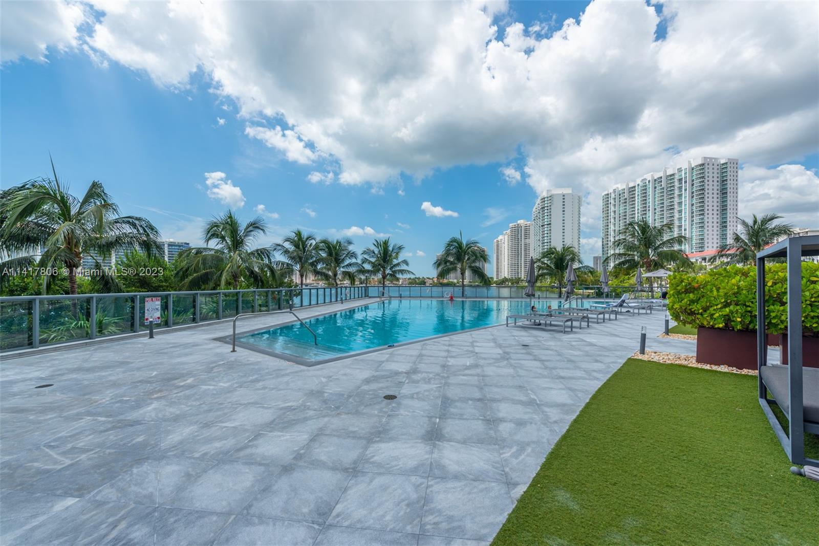 ECHO CONDO - Residential