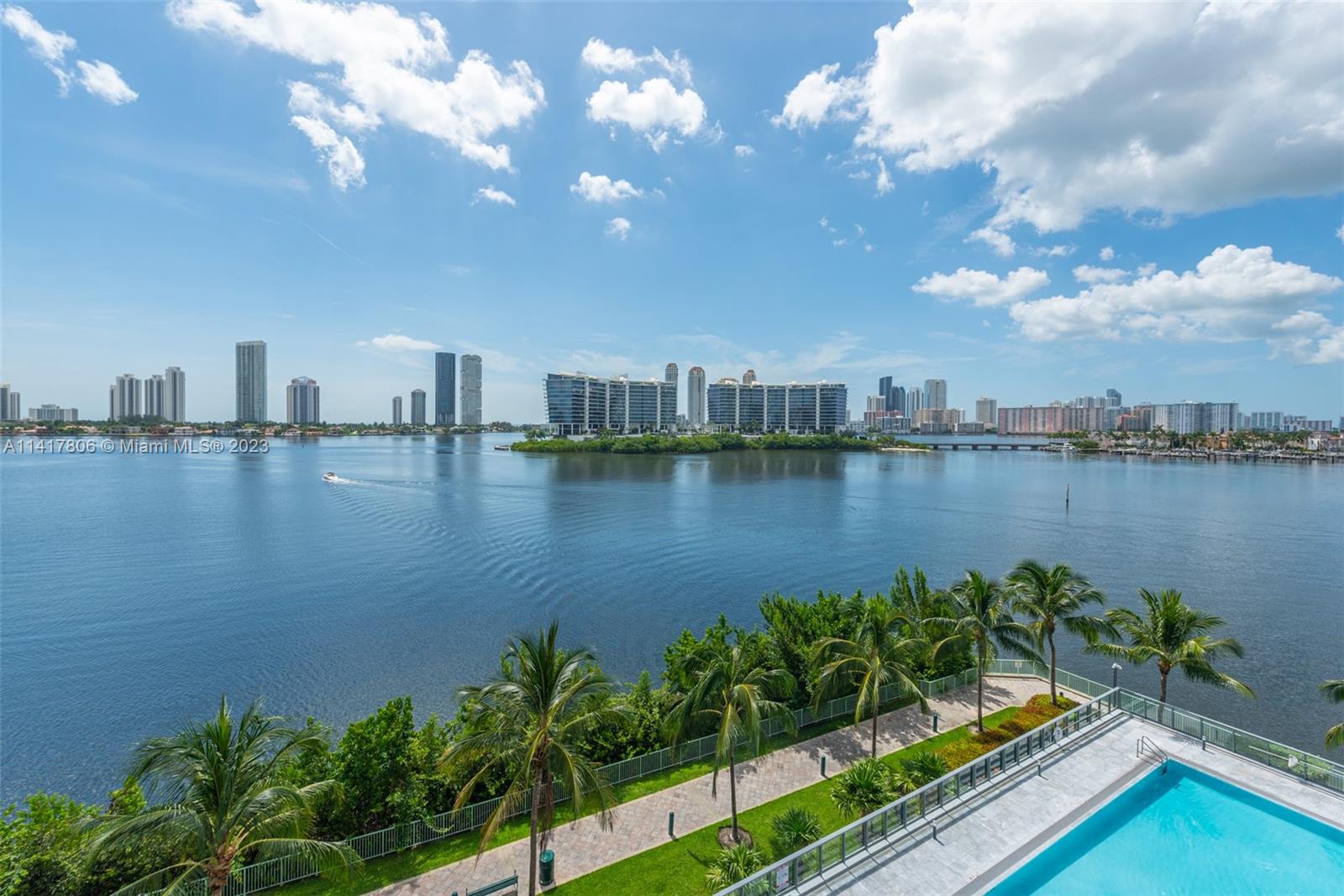 ECHO CONDO - Residential