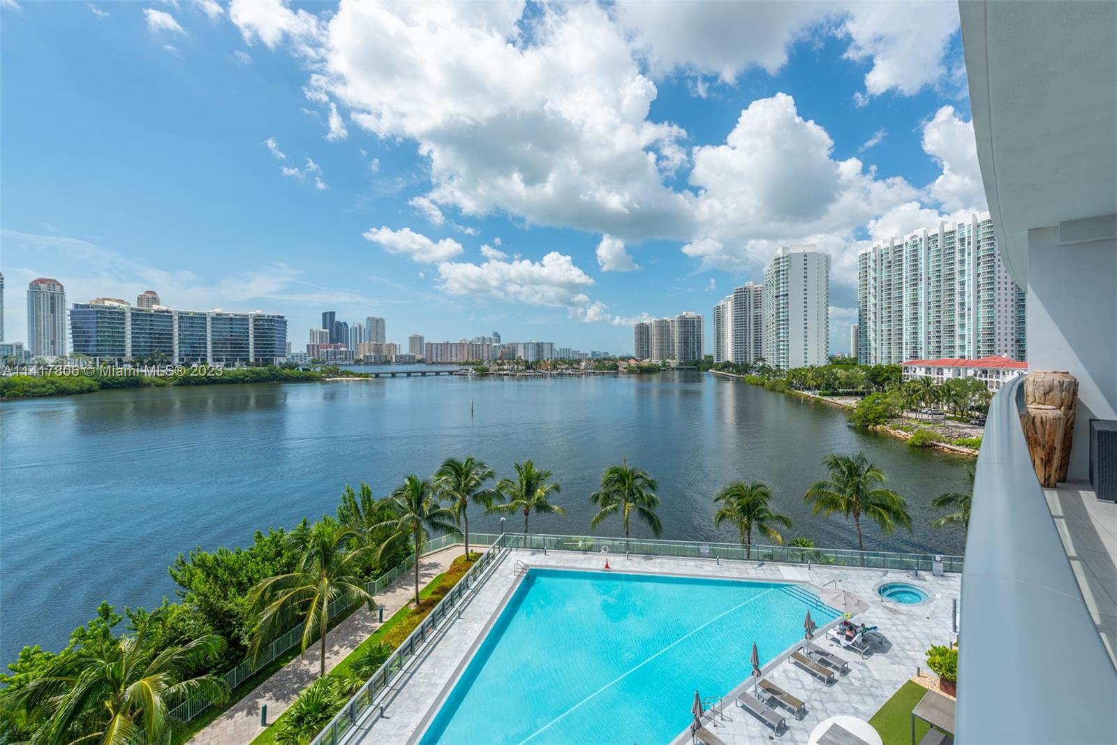 ECHO CONDO - Residential