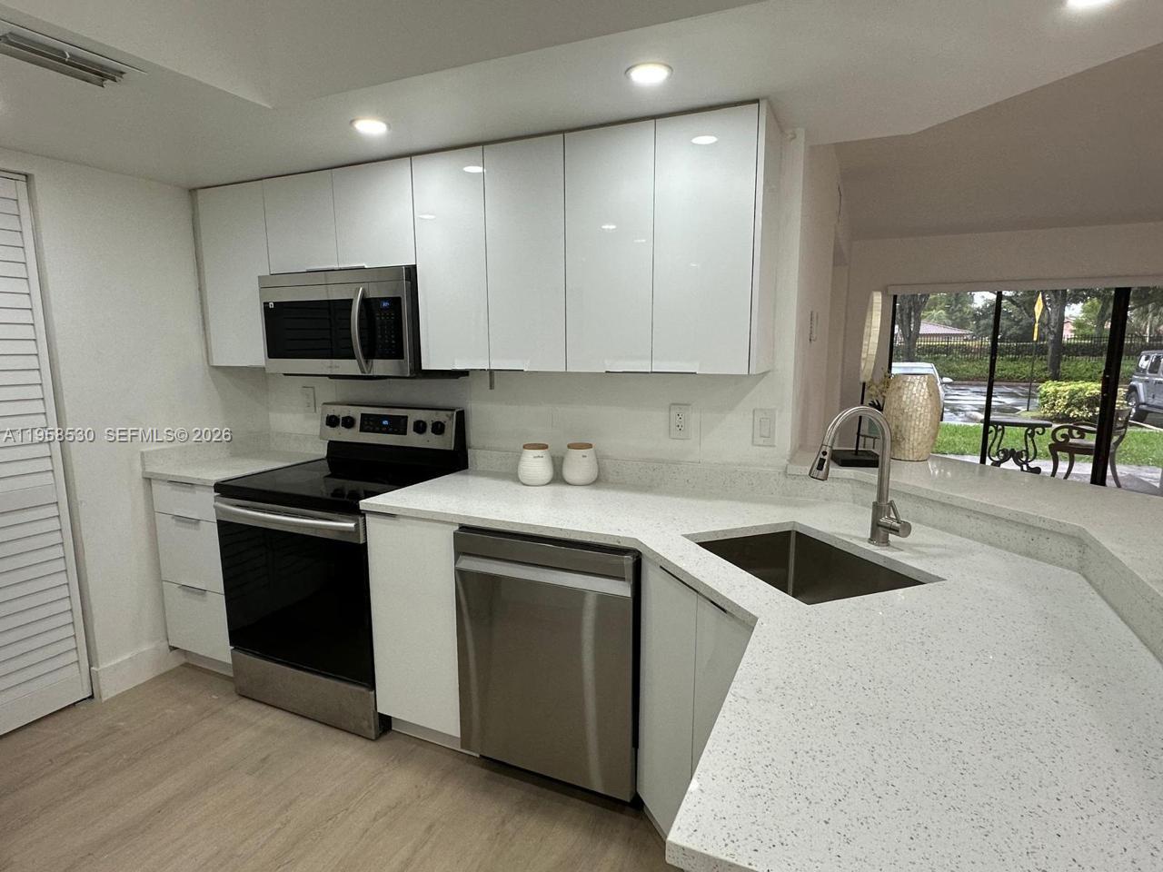 VISCONTI CONDO - Residential Lease