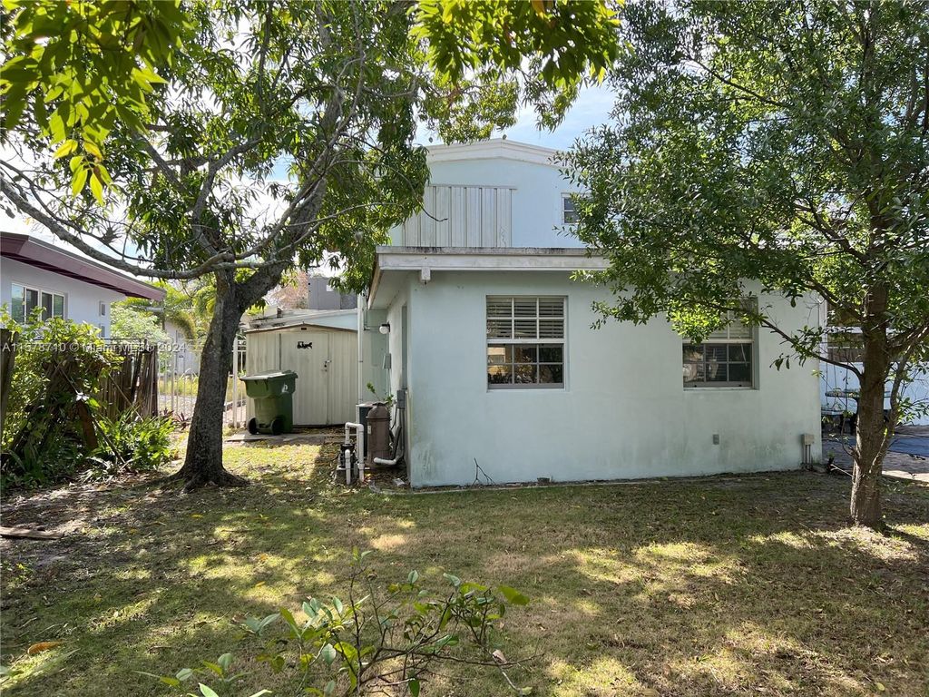 Photo of 2412 Sugarloaf Ln, Fort Lauderdale, FL 33312 (MLS # A11578710)