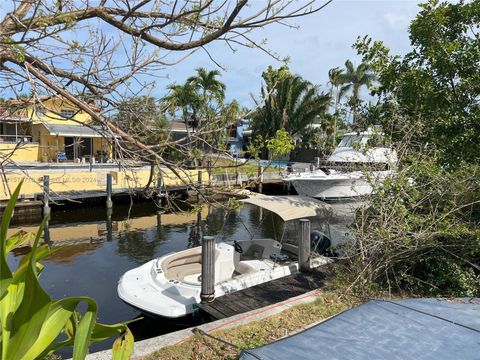Single Family Residence in Fort Lauderdale FL 2412 Sugarloaf Ln Ln.jpg