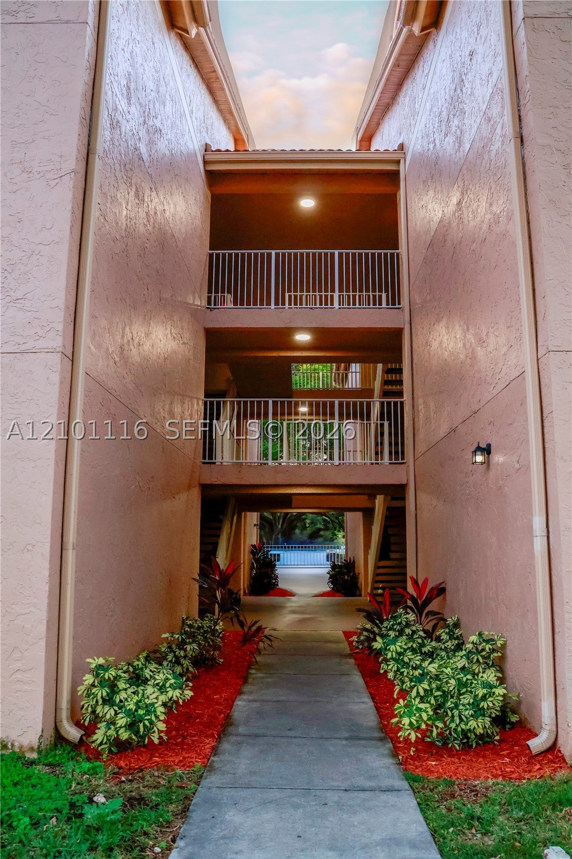 15770 SW 106th Ter 305