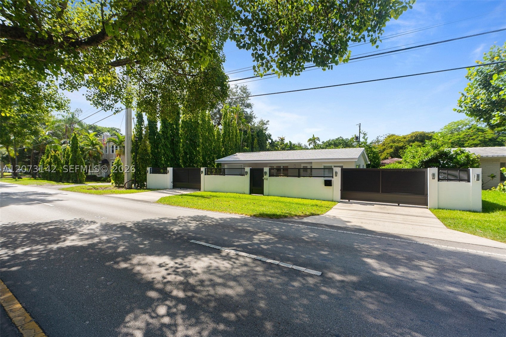 932 Bird Rd