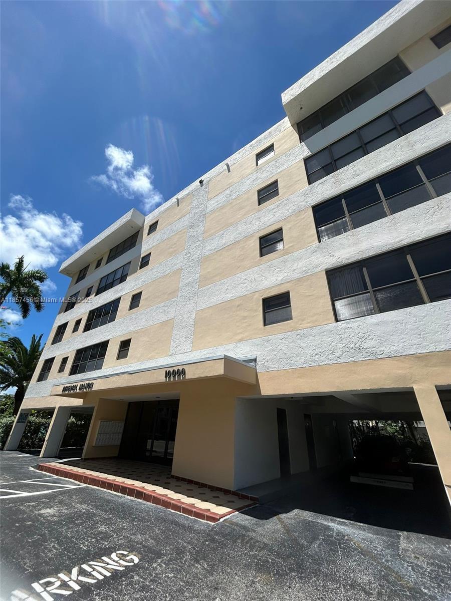 THE IMPERIAL CONDO - Residential Lease