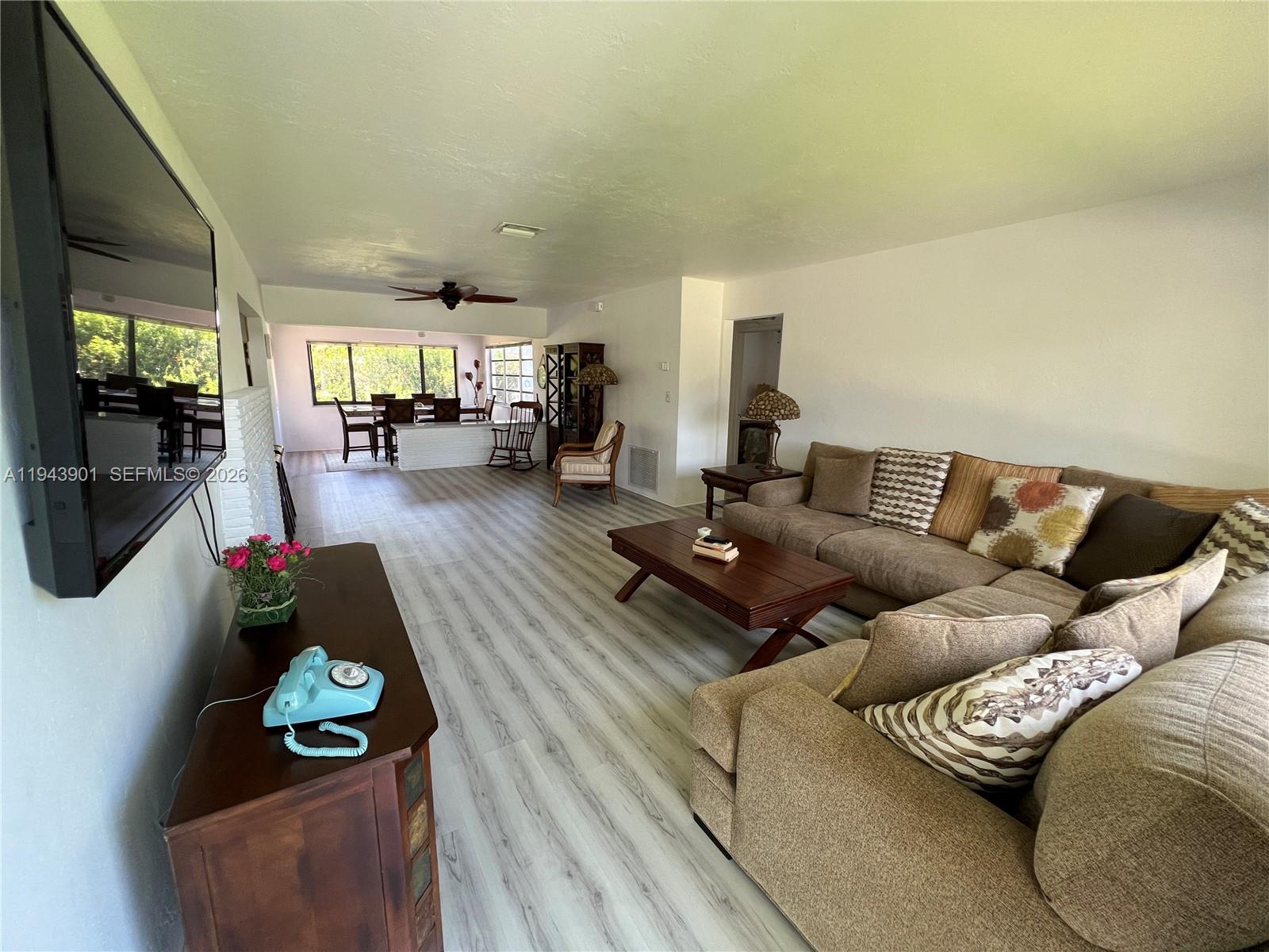 HOLLYWOOD COUNTRY CLUB DI - Residential