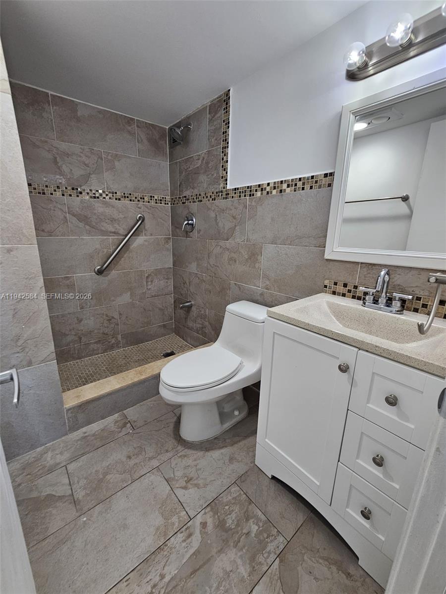 BURLEIGH HOUSE CONDO - Residential