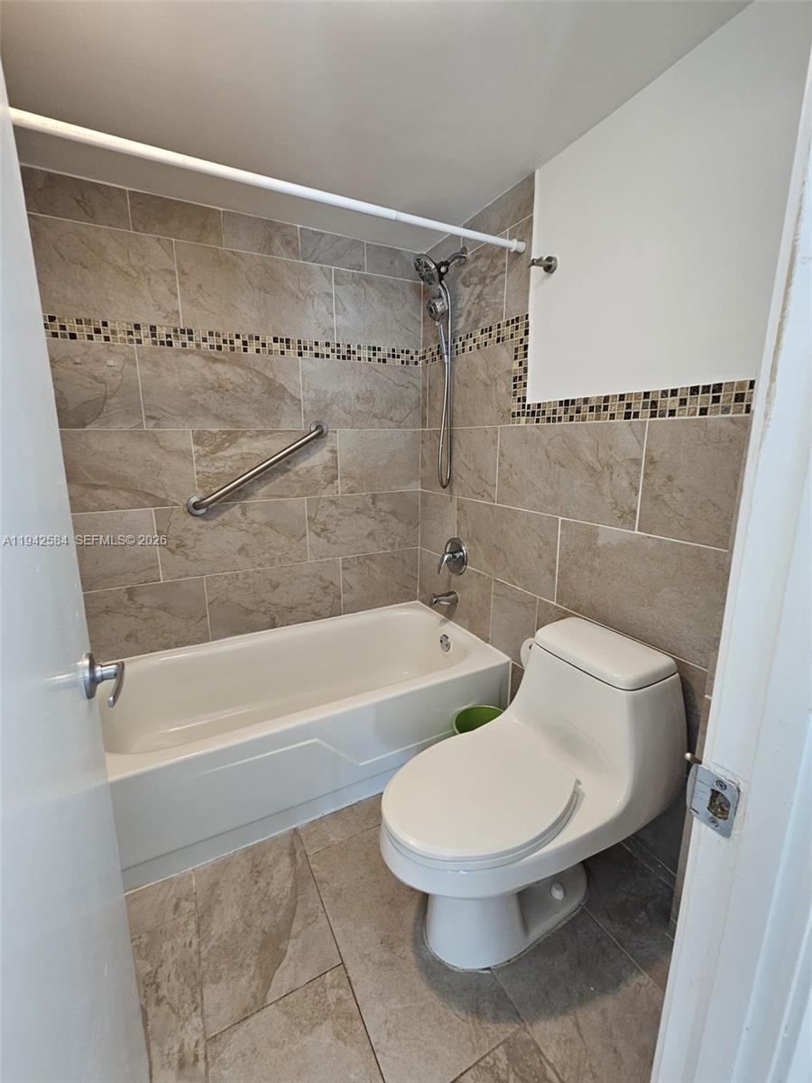 BURLEIGH HOUSE CONDO - Residential