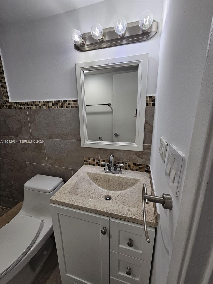 BURLEIGH HOUSE CONDO - Residential