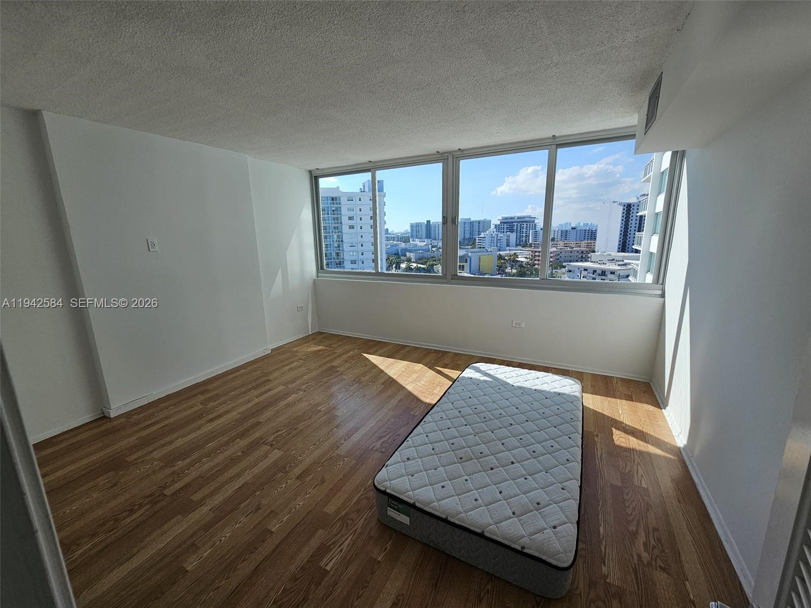 BURLEIGH HOUSE CONDO - Residential