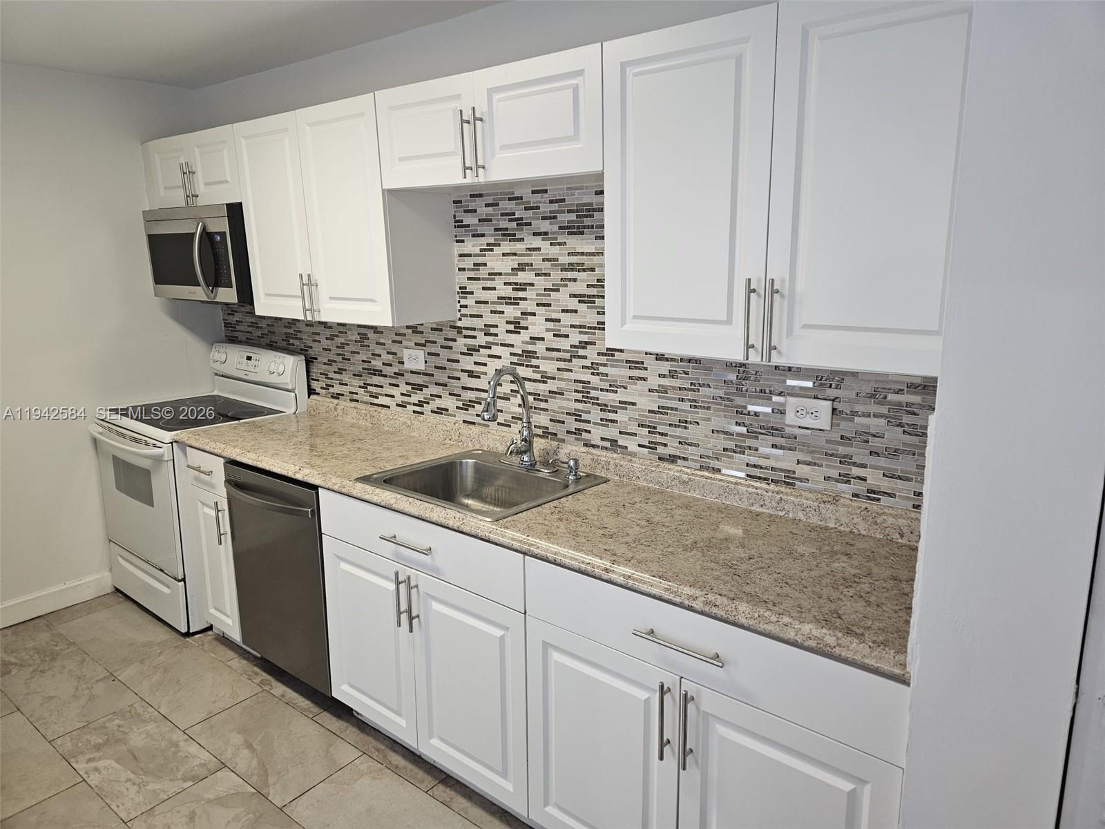 BURLEIGH HOUSE CONDO - Residential