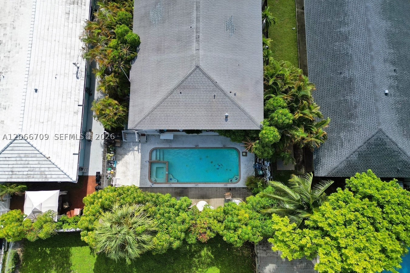 305 SE 12th Ave