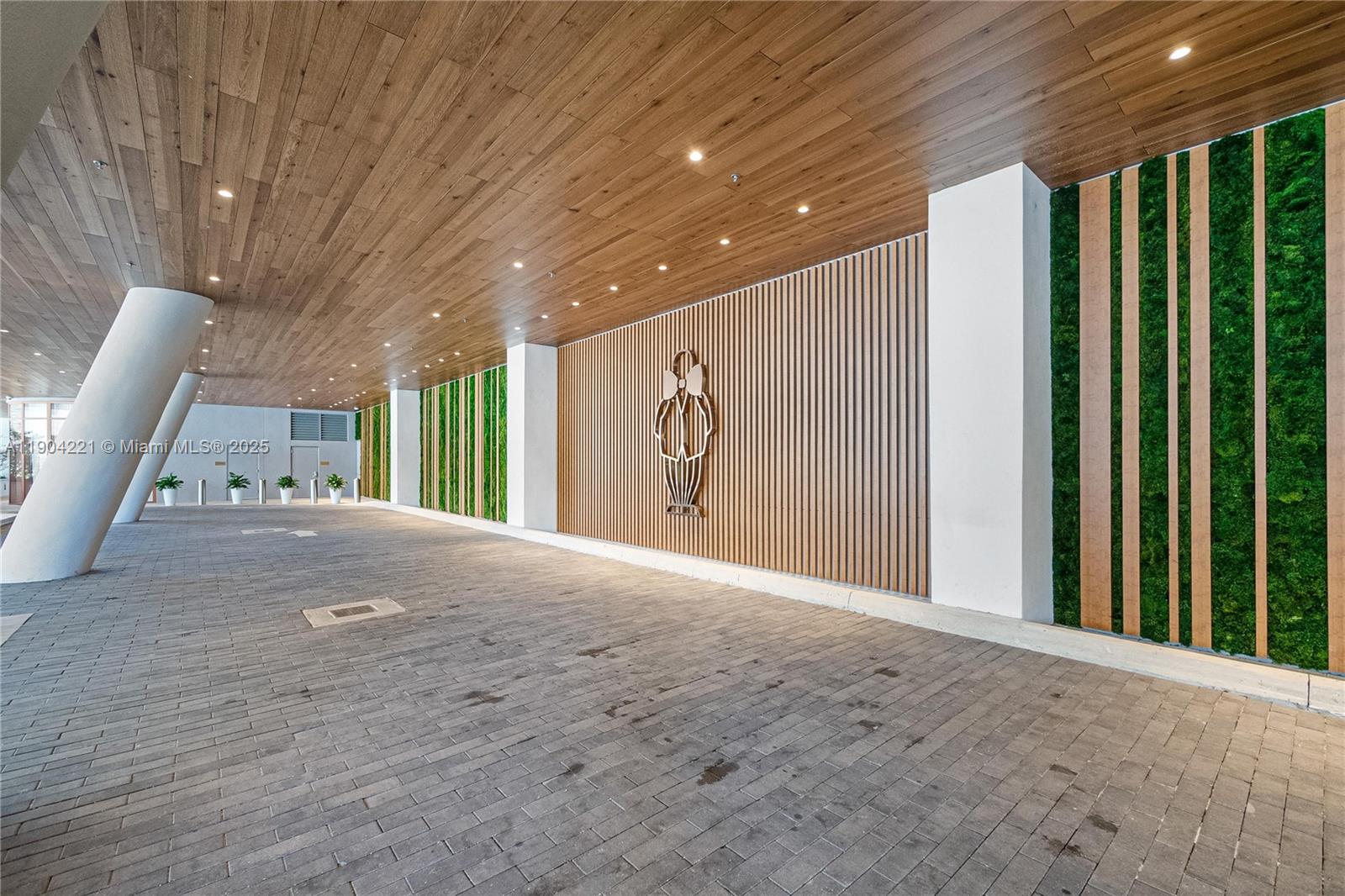 RHODES AMD NEW BISC - Residential Lease