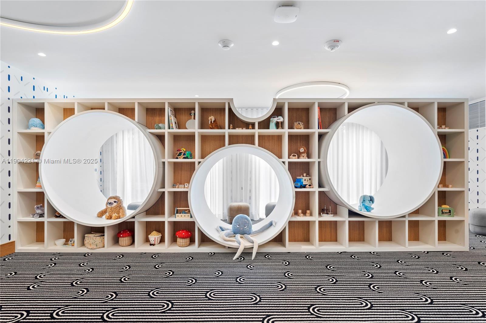 RHODES AMD NEW BISC - Residential Lease