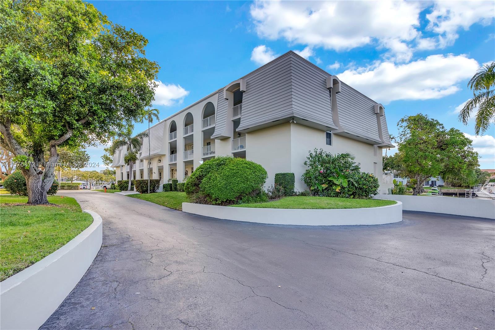 FULLY Furnished !! Welcome to your dream rental destination in the heart of East Boca Raton,less than 5 minutes to the beach !This impeccably renovated modern condo offers the epitome of luxury living with breathtaking views of the intercoastal waters .Brand new resort style pool expected to be completed in may 2024 community boasts beautiful waterfront trail and multiple BBQ grills.Fully renovated condo ,boasting sleek finishes and stylish design.Wet bar with built in ice maker included.this condo comes fully furnished and upscale decor.Enjoy easy acces to pristine beaches shopping , fine diningand vibrant nightlife.Located 3.5 miles from mizner park ,4 miles to Atlantic avenue.Don ‘t miss out on this rare opportunity .