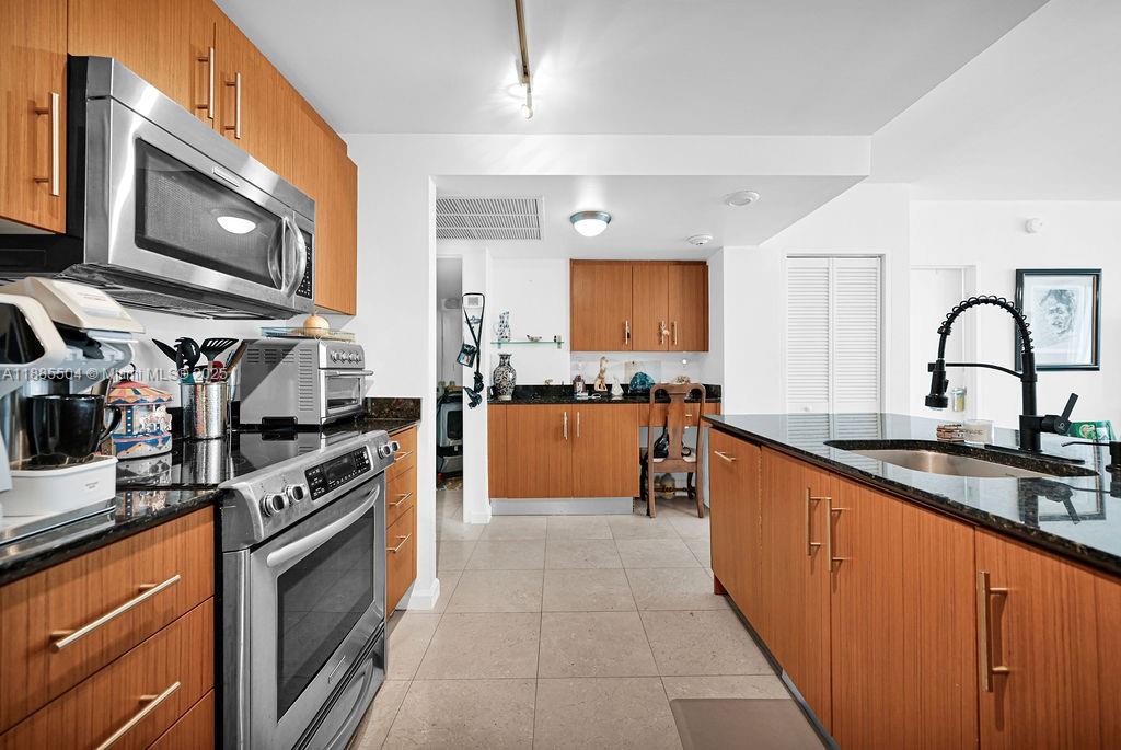 HARBOUR HOUSE - Residential Lease