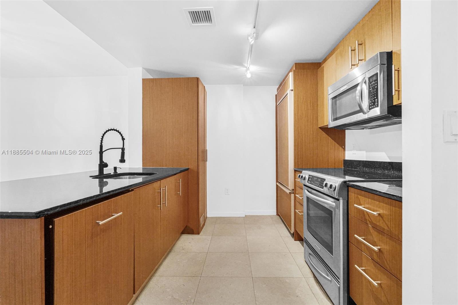 HARBOUR HOUSE - Residential Lease