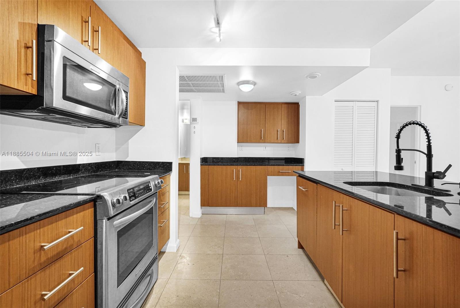 HARBOUR HOUSE - Residential Lease