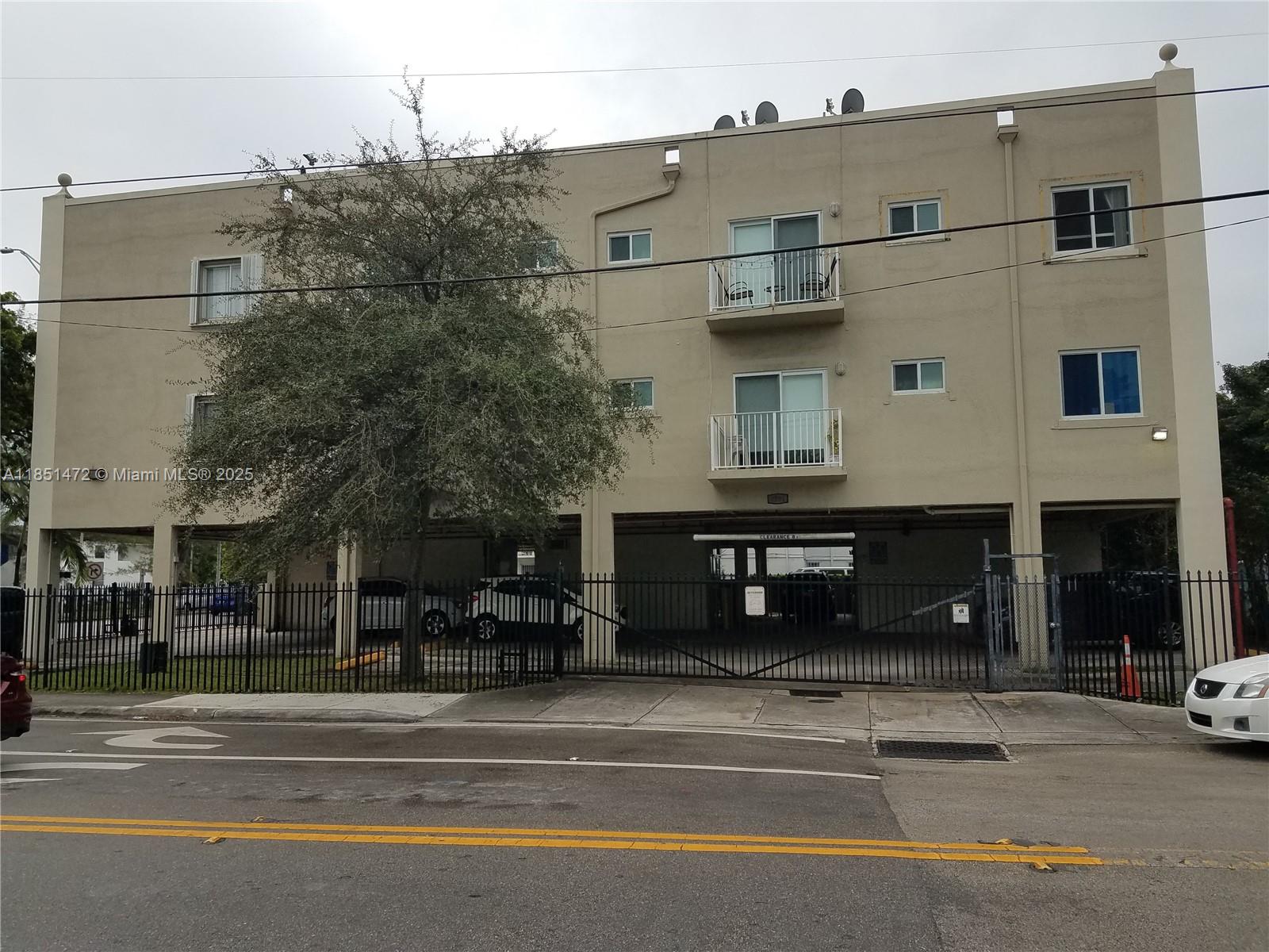 Great location minutes to the airport and Downtown. Central AC, balcony with hurricane shutters, good closet space. secured building, laundry on premises and 1 assigned garage space. Pets allowed. One year lease.