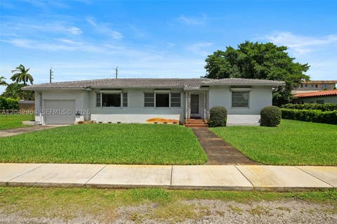 Photo of 20 SW 4th St, Dania Beach, FL 33004 (MLS # A12042904)