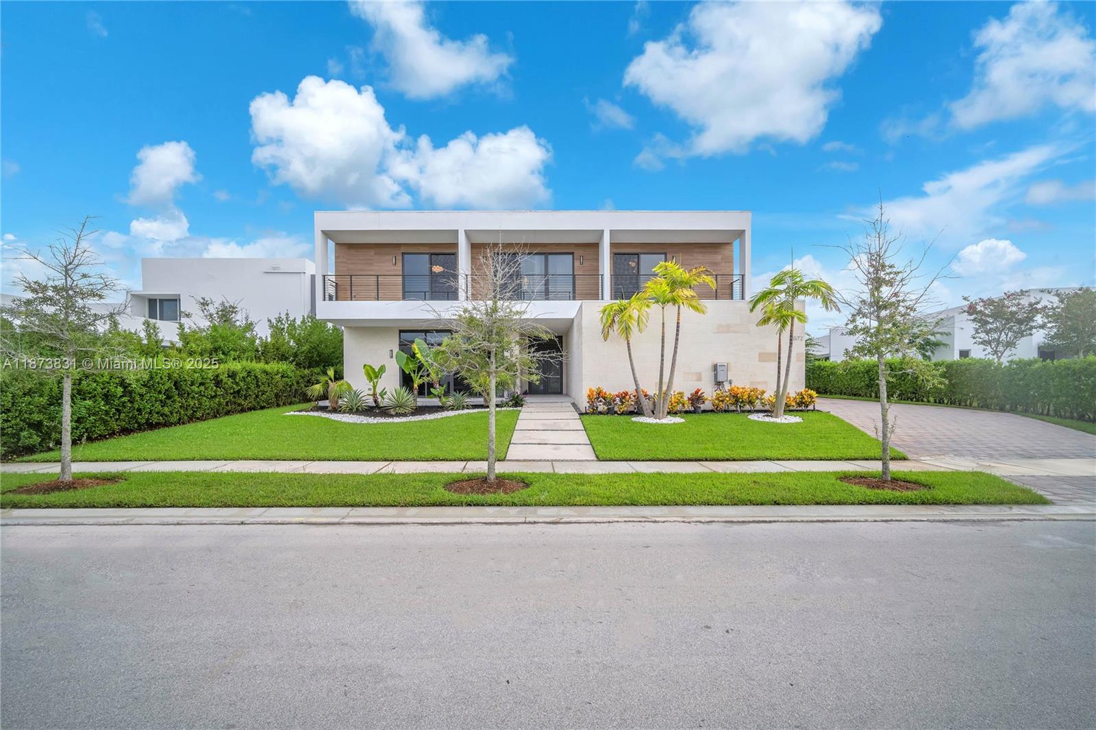 WESTON ESTATES - Residential