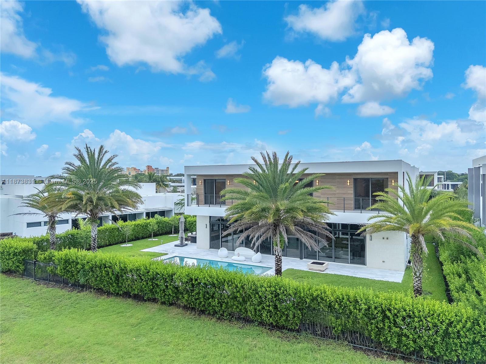 WESTON ESTATES - Residential