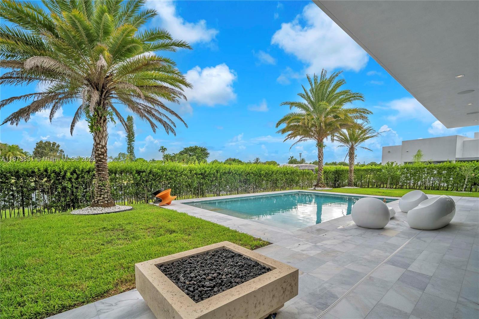 WESTON ESTATES - Residential