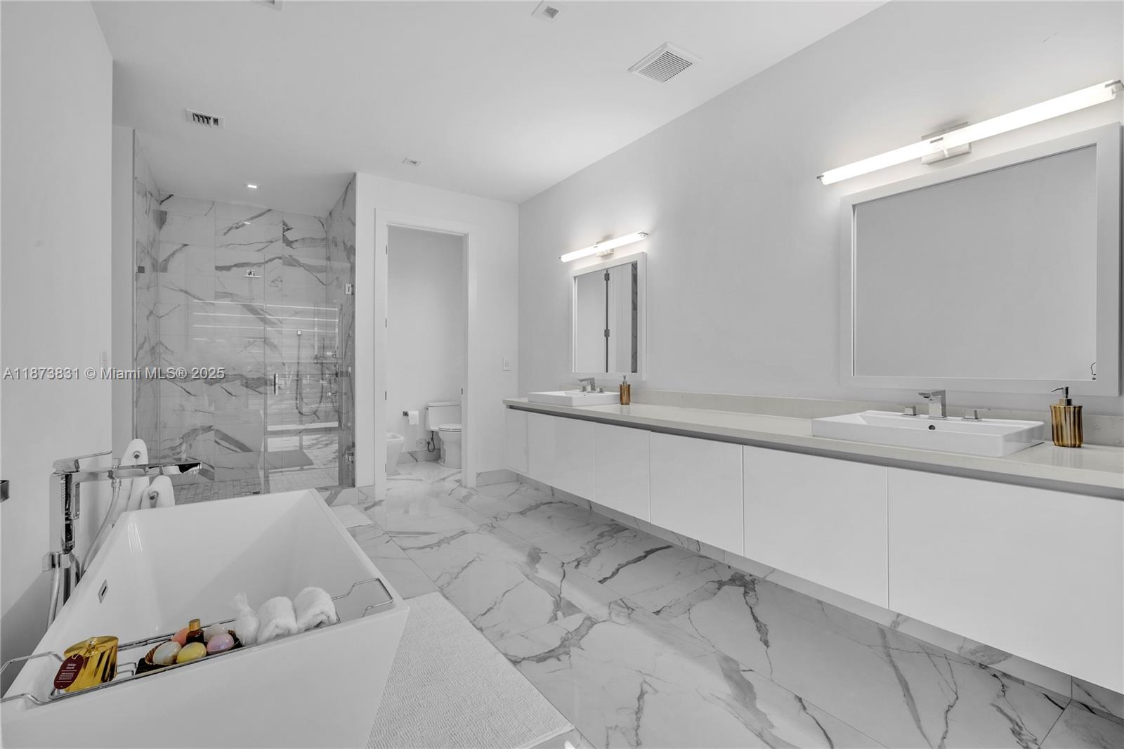 WESTON ESTATES - Residential